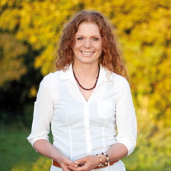 Sabine Knörle - Medialer Coach für spirituelle Heilung und Transformation.  Systemische Therapeu