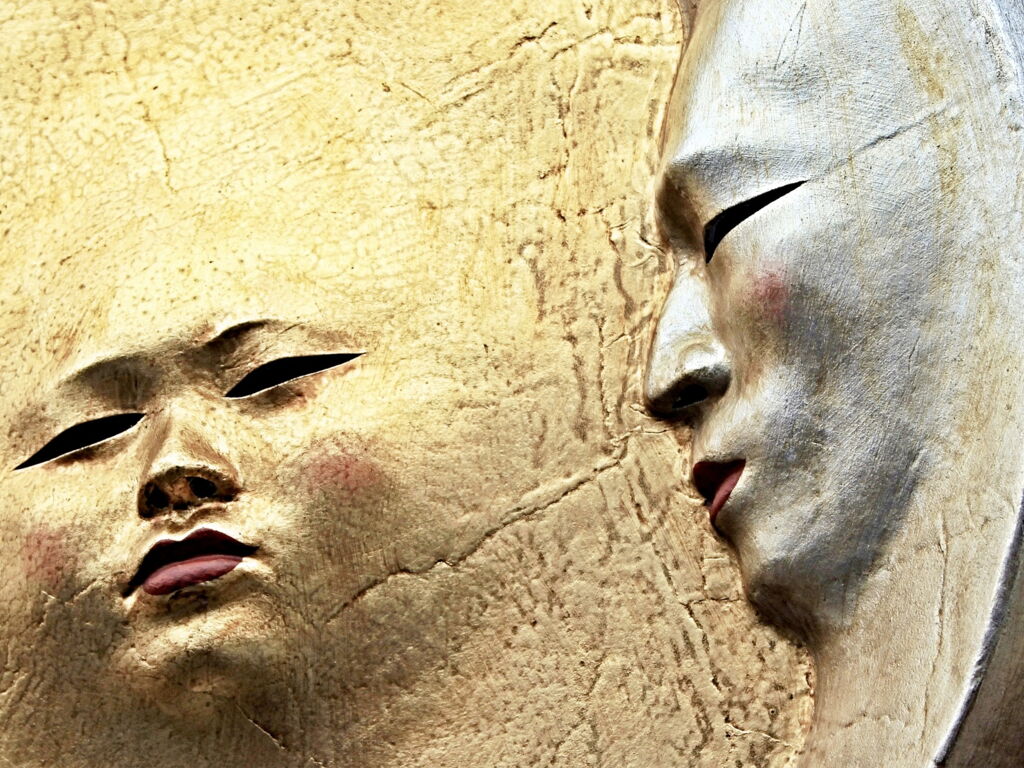 Sonne und Mond Maske Halbrelief