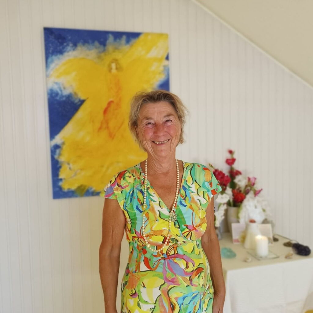 Cornelia Maria Mohr - Heilpraktikerin, Paar-und Familientherapeutin und spirituelle Lehrerin/Ausbilder Cornelia Maria Mohr - Heilpraktikerin, Paar-und Familientherapeutin und spirituelle Lehrerin/Ausbilder