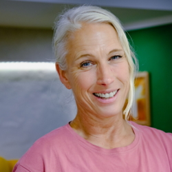 Felicitas Ariane Fontier - Leiterin/Ausbilderin für Pferdeaufstellungen